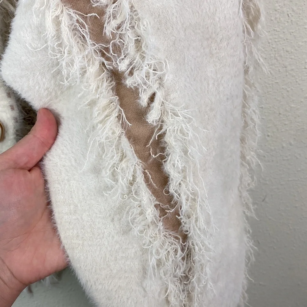 NWT Fate | Beige & Cream Oversized Distressed Fuzzy Cardigan M - Picture 8 of 10